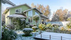 Har den første frost ramt? Hastende havearbejde: trin for trin for at beskytte planter og fremtidige afgrøder