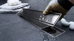 Rengør bruseafløbet med dine egne hænder i et par trin